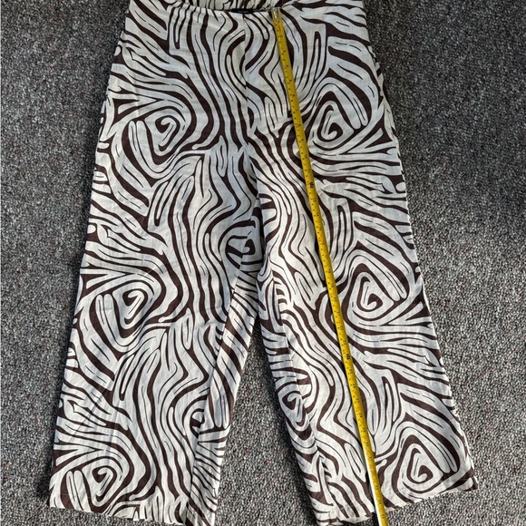 Tahari Chocolate Brown and Cream Zebra Print 100% Linen Capri Pants Wide leg M - Picture 3 of 9